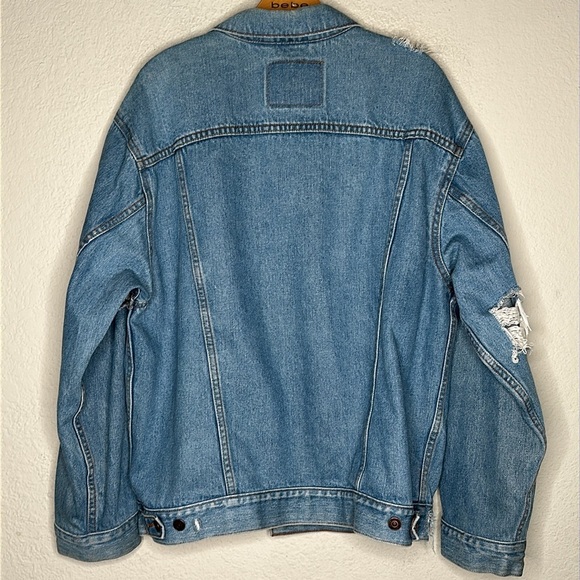 Levi’s Standard Trucker Jacket Denim Distressed Blue Size Large Retro 90’s Indie - Picture 5 of 7